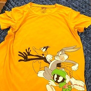 Looney Tunes yellow T-shirt XL this is medium regular